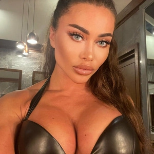 美臀美女 (Butty Beauty)